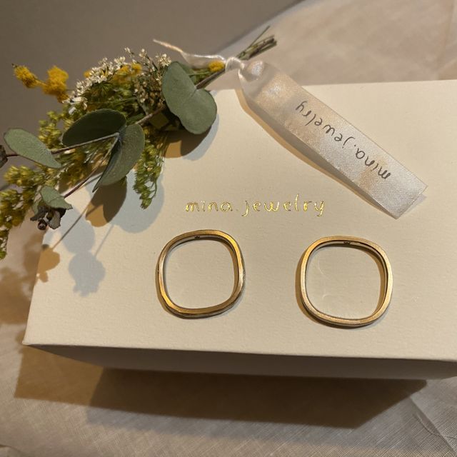 【mina.jewelry(ミナジュエリー)の口コミ】 SNSで指輪を探していて、
おしゃれで、フルオーダー出来るところで、こち…