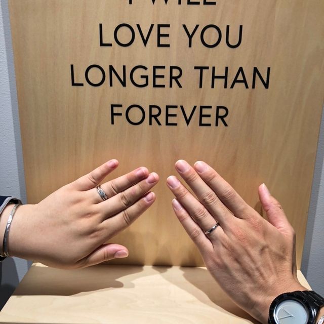 【TOMOE(トモエ)の口コミ】 実際に様々な指輪を試着させてもらい、一番自分の指にはめて素敵だなと思…