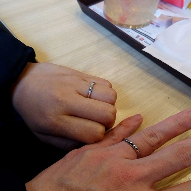 【銀座ダイヤモンドシライシの口コミ】 婚約指輪の際に寄らせていただいた店です。ダイヤモンドに対するこだわり…