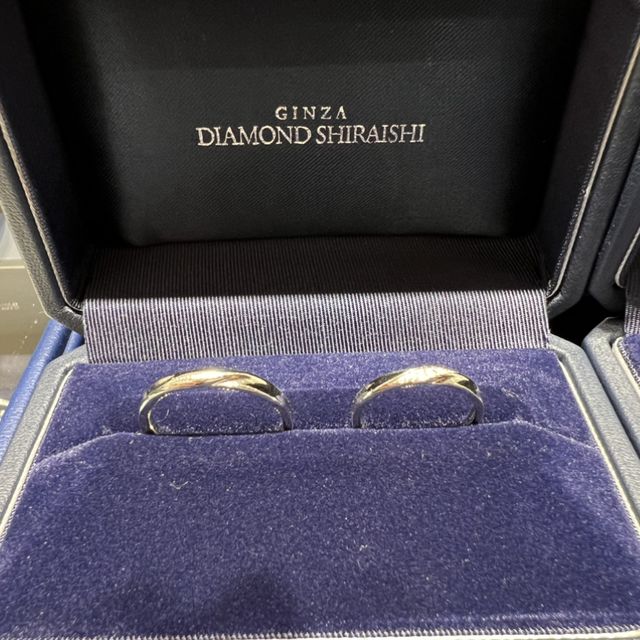 【銀座ダイヤモンドシライシの口コミ】 デザインの種類がとても多く、選ぶのに迷いましたが、スタッフ皆さんのお…