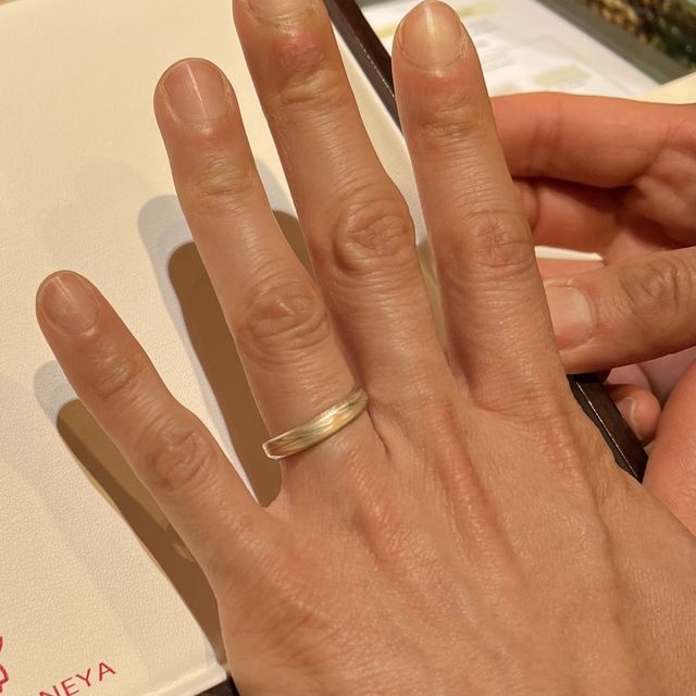 【杢目金屋(もくめがねや)の口コミ】 伝統技法で作成した唯一無二の指輪です。実物はよりステキでした。刻印は…