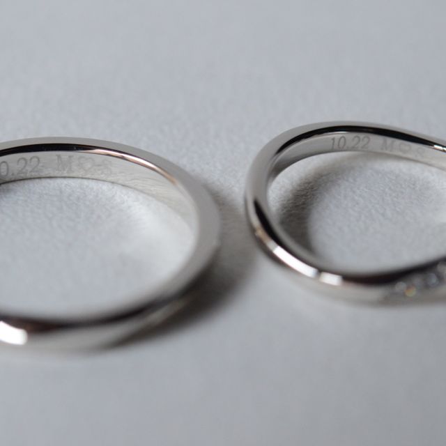 【CRAFY(クラフィ)の口コミ】 指がきれいに見えるデザインが決め手でした。
2人とも細やかで難しめのデ…