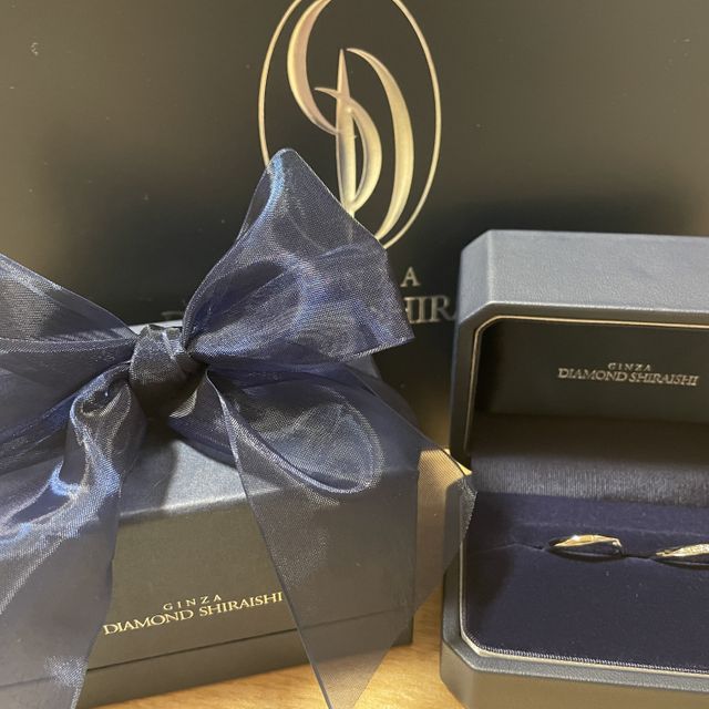 【銀座ダイヤモンドシライシの口コミ】 普段つけるものなのでシンプルに、だけど少しデザイン性も欲しいと思って…