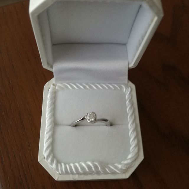 【4℃ BRIDAL(ヨンドシーブライダル)の口コミ】 このブランドのペアリングを購入したことがあり、気に入っていたので、今…