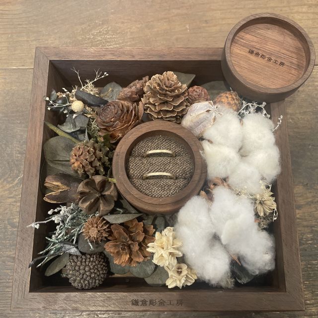 【鎌倉彫金工房の口コミ】 お互いが仕事やお出かけ先でも違和感なくつけられること、それを一番に考…