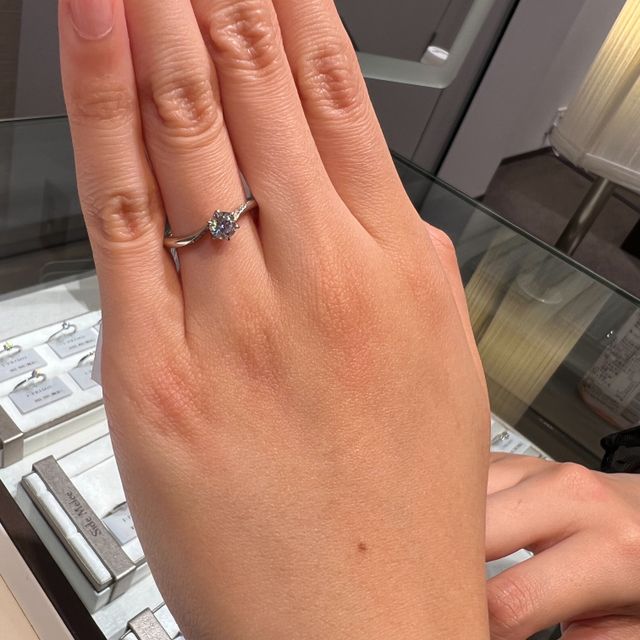 【アイプリモ(I-PRIMO)の口コミ】 店頭で色々な指輪を試着させていただきましたが、1番素敵な指輪だったと思…