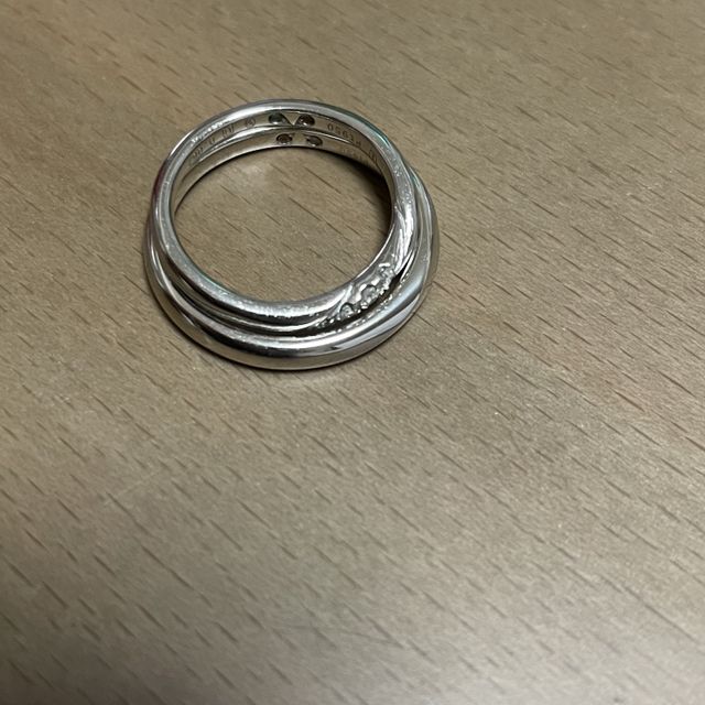 【銀座ダイヤモンドシライシの口コミ】 ダイヤモンドのクローバーの埋め込みがとても可愛くて、これだけは絶対し…