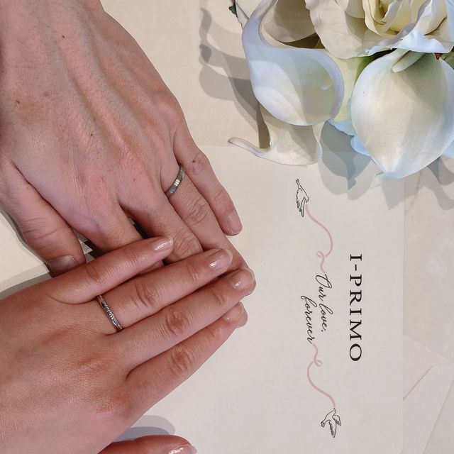 【アイプリモ(I-PRIMO)の口コミ】 女性用はシンプルかつ、ダイヤが片面にあしらわれていることで、気分で付…