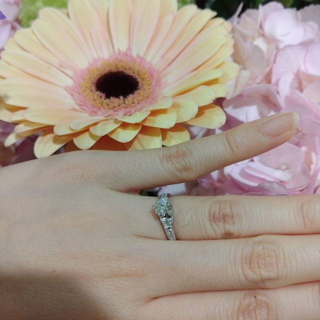 【宝寿堂(ほうじゅどう)の口コミ】 高級ブランドか宝寿堂で大きいダイヤで実を取るか迷ったが、小さいダイヤ…