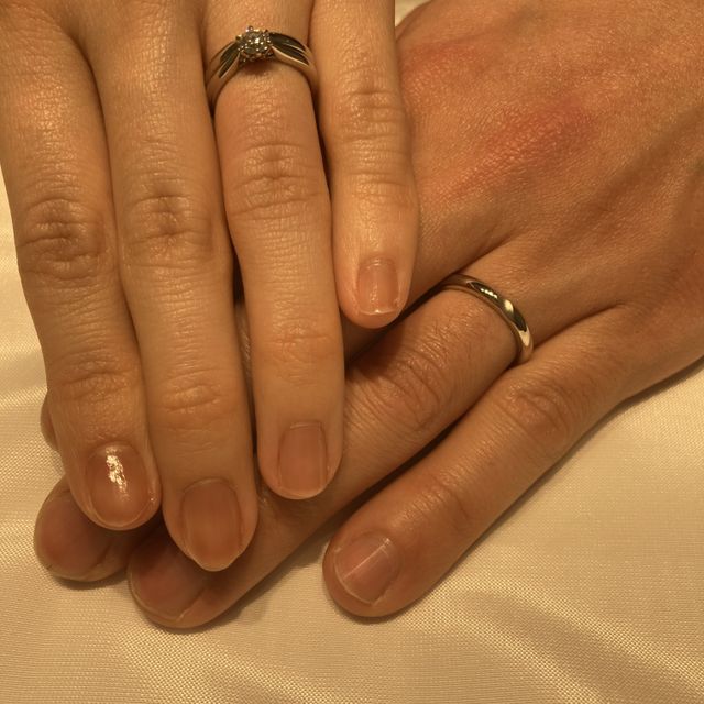 【銀座ダイヤモンドシライシの口コミ】 婚約指輪はシンプルで上品なデザインで、ダイヤモンドをより引き立てるも…