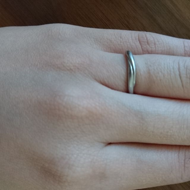 【STAR JEWELRY(スタージュエリー)の口コミ】 ねじれたデザインが指にフィットしてとても好きでした。また、ダイヤなど…