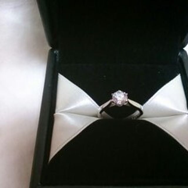 【エクセルコダイヤモンド(EXELCO DIAMOND)の口コミ】 大きさよりも質の良さにこだわりたかったので、ダイヤモンド専門の鑑定士…