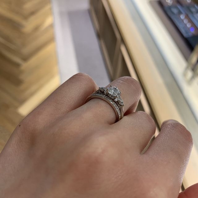 【PORTADA(ポルターダ)の口コミ】 指輪のデザインで決めました。最初は価格も検討材料でしたが、最終的に比…