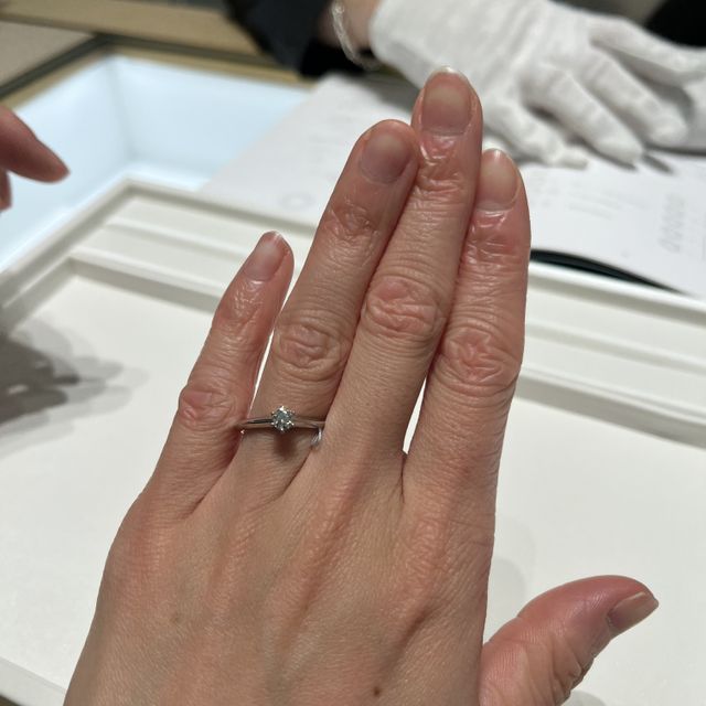 【ティファニー(Tiffany & Co.)の口コミ】 ザ！というまるで絵本に出てくるような指輪で、まさに！と思いました。テ…