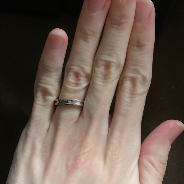 【TITANIO(ティタニオ)の口コミ】 新婦がアレルギー体質で金属アレルギーもあったため、チタン製かジルコニ…