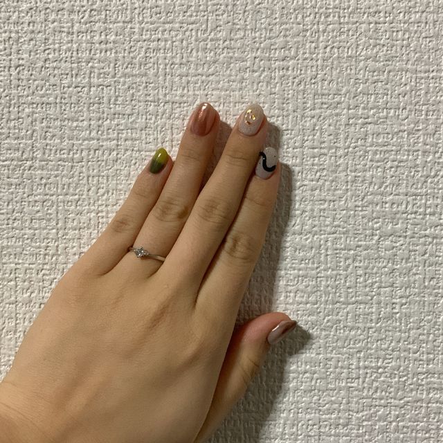 【1122 iifuufu bridal(いい夫婦ブライダル)の口コミ】 シンプルなデザインで探していました。
事前に目星をつけていきましたが、…