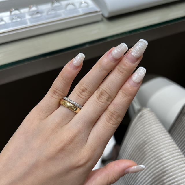 【アイプリモ(I-PRIMO)の口コミ】 ゴールドのデザインがよかったのでそれで提案してもらいました。
太さはこ…