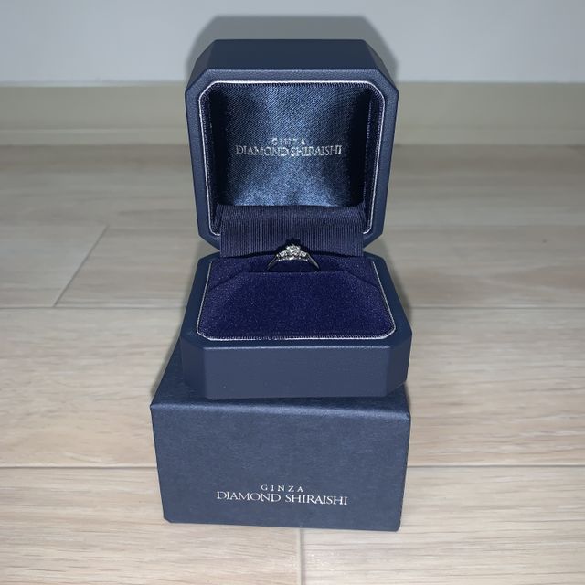 【銀座ダイヤモンドシライシの口コミ】 とにかく沢山の種類の指輪がありました。仲介となる業者がおらずバイヤー…