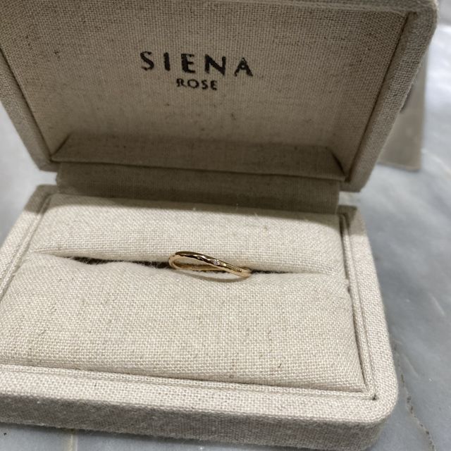 【SIENAROSE(シエナロゼ)の口コミ】 ロゼチナという、シエナロゼオリジナルの素材に惹かれたのと、ダイヤも普…