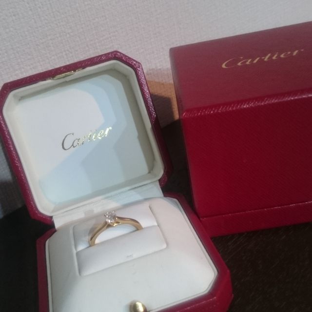【カルティエ(Cartier)の口コミ】 ゴールドのリングにダイヤモンドのシンプルなものを探していて、カルティ…