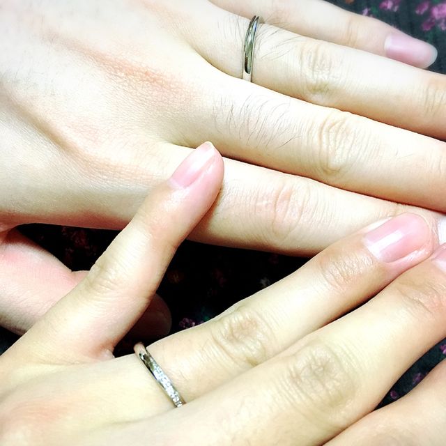 【銀座ダイヤモンドシライシの口コミ】 シンプルで品のある細身のデザインの指輪を探していました。
左上から右下…