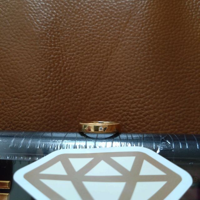 【アイプリモ(I-PRIMO)の口コミ】 周りの縁のデザインがとても可愛く、色もとっても輝いていました。
店員さ…