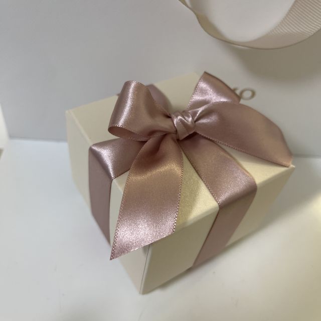 【アイプリモ(I-PRIMO)の口コミ】 指が細めでベースの指輪を太くするとごつく見えてしまうのが嫌で、細くて…