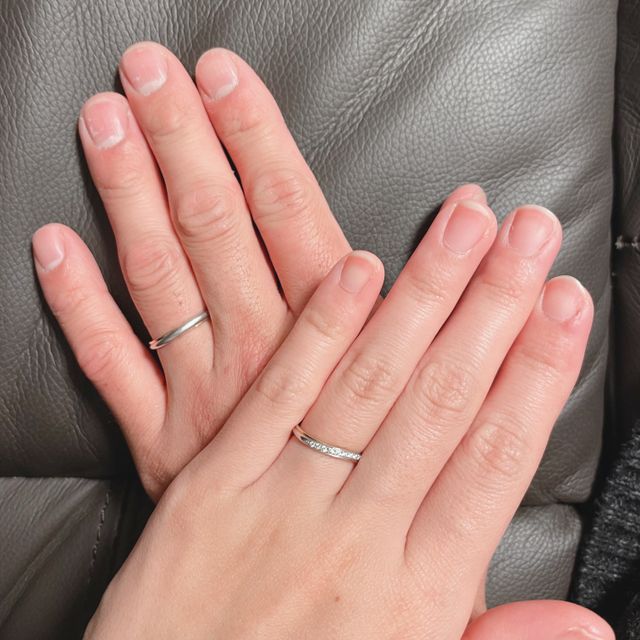 【ケイウノ ブライダル(K.UNO BRIDAL)の口コミ】 カローレというリングにふたりとも一目惚れし、選びました。ツートーンに…