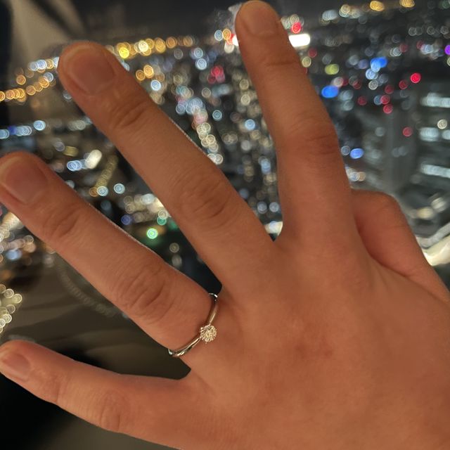 【銀座ダイヤモンドシライシの口コミ】 プロポーズ用に婚約指輪が欲しかったのですが、彼女の指のサイズやデザイ…