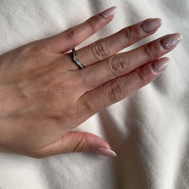 【ショーメ(CHAUMET)の口コミ】 気になるデザインをいくつか試着させていただきました。どのデザインも素…