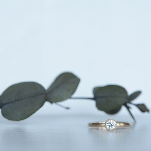 【CRAFY(クラフィ)の口コミ】 結婚指輪:木目のようなデザインが気に入り選びました。ジュエリー感が強く…