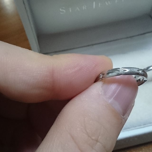 【STAR JEWELRY(スタージュエリー)の口コミ】 デザインが決め手になりました。星の形が元々好きだったこともあり、その…