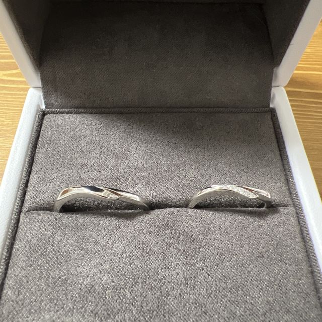 【Flowaves(フロウェーブス)の口コミ】 ブランドのこだわりはなかったので、いろんなブランドの指輪をとにかくた…