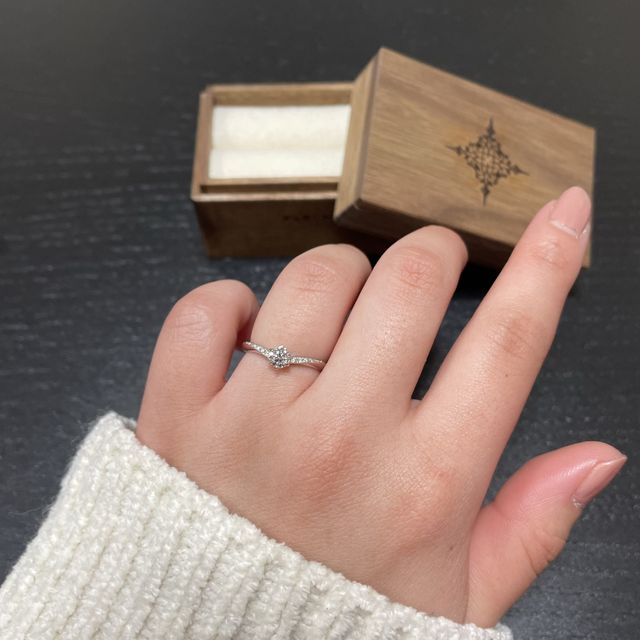 【PORTADA(ポルターダ)の口コミ】 サイトで見て1番気になっていて試着してみると自分の指にもしっくりきまし…