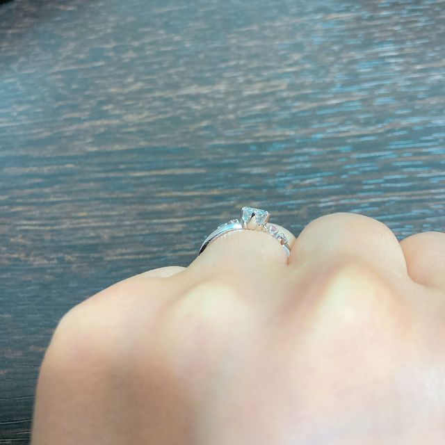 【LAPAGE(ラパージュ)の口コミ】 シンプル、S字ラインのもので、デザインはメレが良いなと思い、いちばん理…