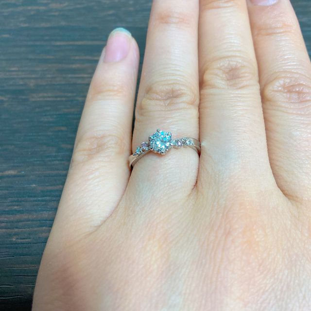 【LAPAGE(ラパージュ)の口コミ】 シンプル、S字ラインのもので、デザインはメレが良いなと思い、いちばん理…