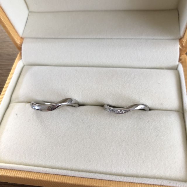 【ケイウノ ブライダル(K.UNO BRIDAL)の口コミ】 シンプルだけど他ではあまりみないようなデザインを探していました。流れ…