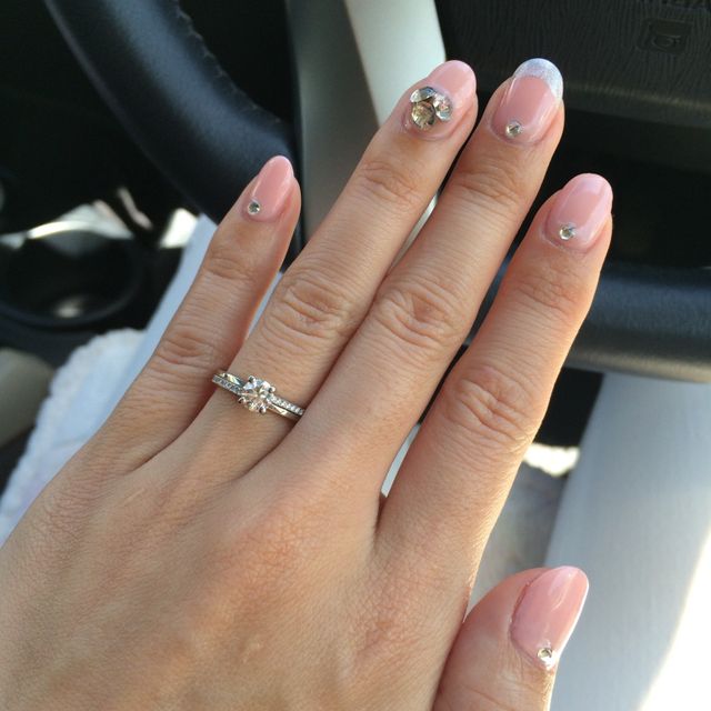 【デビアス(DE BEERS)の口コミ】 百貨店の中に入っている有名ブランドなど、いくつかのブランドで迷いまし…