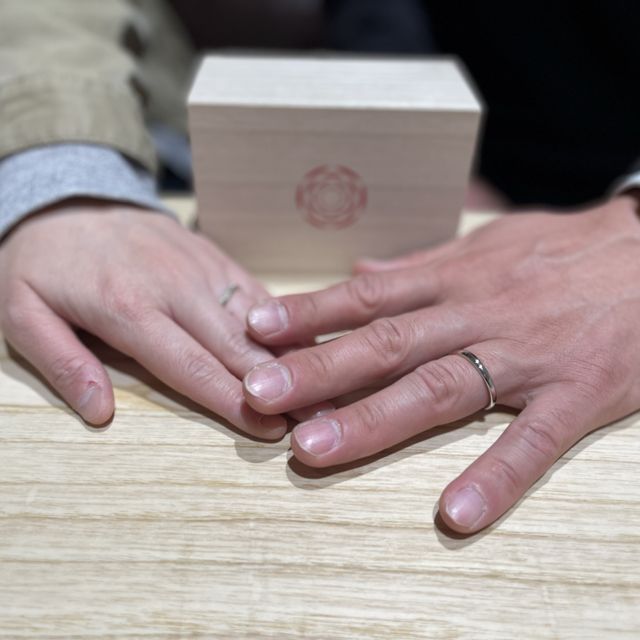 【出雲結(いずもゆい)の口コミ】 「縁結」という指輪を選びましたが、赤い糸にちなんでピンクゴールドのラ…