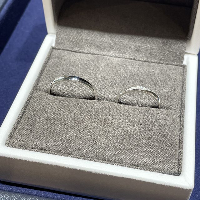 【Flowaves(フロウェーブス)の口コミ】 指輪のデザインがシンプルで、生活に馴染みやすく気に入ったため。男性用…