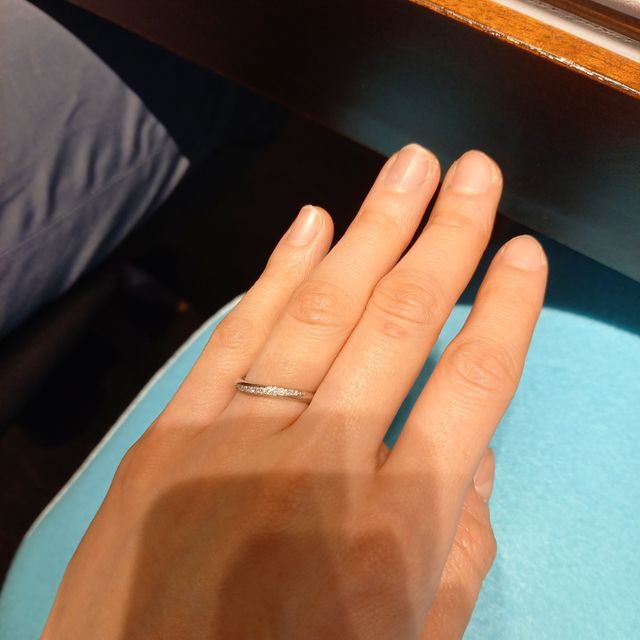 【エクセルコダイヤモンド(EXELCO DIAMOND)の口コミ】 はじめはあまりダイヤモンドが多くないものを考えていましたが、初めてみ…