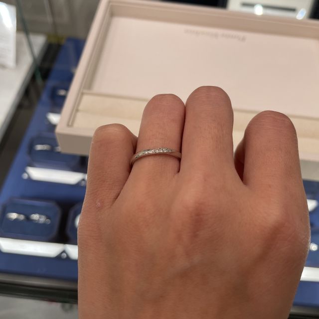 【One&Only(ワンアンドオンリー)の口コミ】 指輪が沢山ある中でスタッフさんが形状別にに用意してくださった中で1番私…