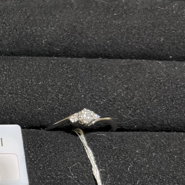 【TRECENTI(トレセンテ)の口コミ】 私の手は水かきが深いので、リングが斜めに見えてしまうことに悩んでいま…