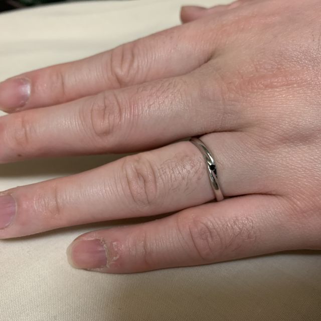 【GALA JEWELRY(ガラジュエリー)の口コミ】 まずは価格が安いことが決め手でした。デザインも希望していた形で気に入…