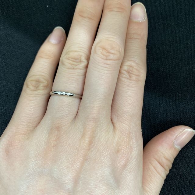 【Flowers(フラワーズ)の口コミ】 色々とデザインの希望もありつつ価格を抑えたいと思って指輪探しを始めま…
