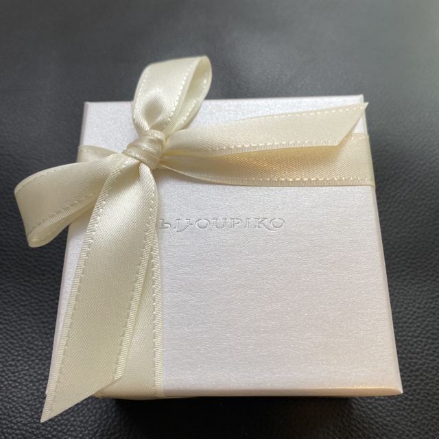 【Flowers(フラワーズ)の口コミ】 色々とデザインの希望もありつつ価格を抑えたいと思って指輪探しを始めま…