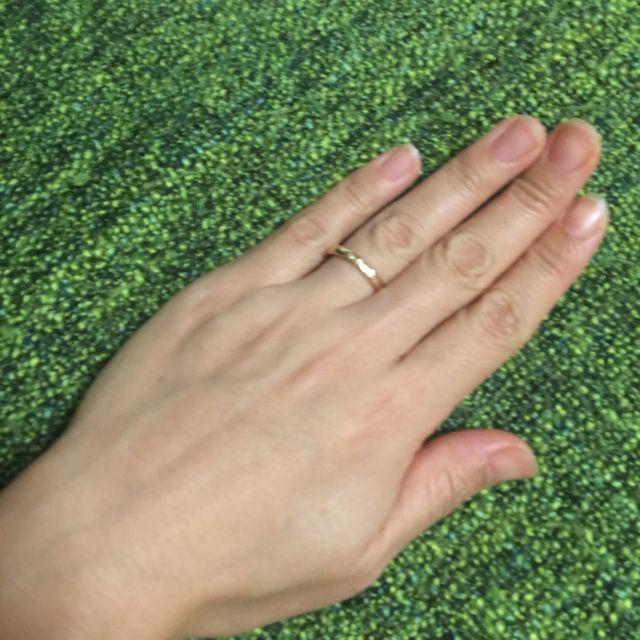 【NIESSING(ニーシング)の口コミ】 セミオーダーシステムなので、指輪の色や幅、加工方法、ダイヤモンドのサ…