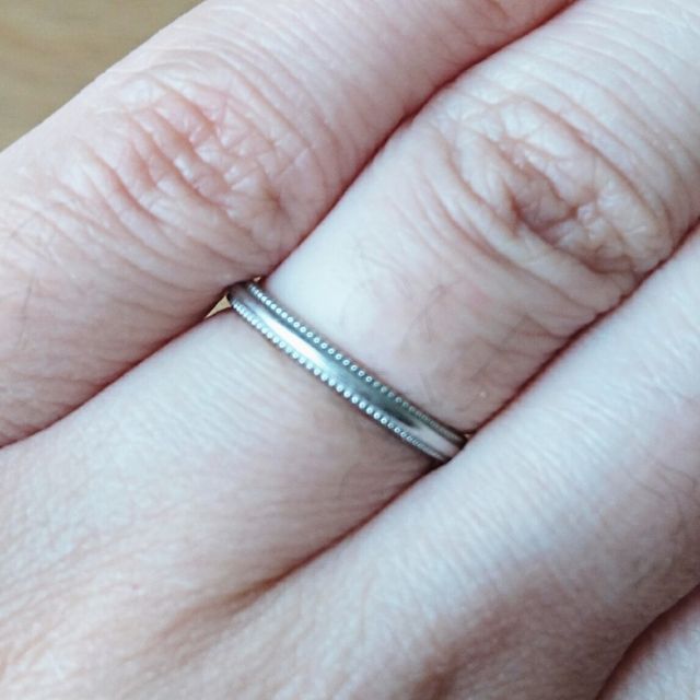 【4℃ BRIDAL(ヨンドシーブライダル)の口コミ】 妻の希望で、プラチナのシンプルないわゆる「ザ・結婚指輪」という感じの…
