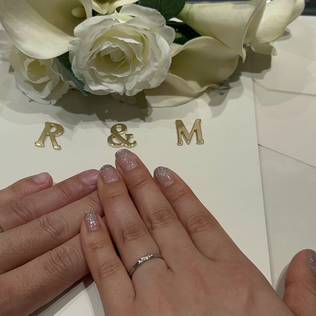 【アイプリモ(I-PRIMO)の口コミ】 シンプルながらキラキラしており、派手すぎずシンプルすぎずでこちらに決…