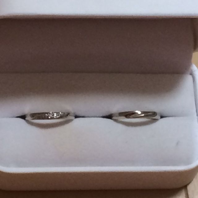 【LEHAIM(レハイム)の口コミ】 いろんな指輪のショップを回った結果、斜めに少しねじれているデザインが…
